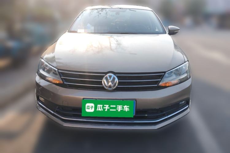 Used Volkswagen Sagitar 2015 1.6L Manual Comfort Model
