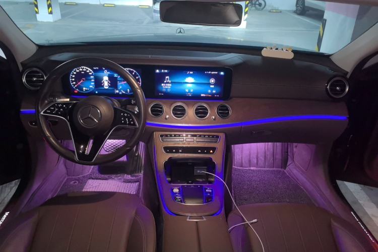 Used Mercedes-Benz E-Class 2021 Facelift E 300 L Stylish Edition Center Console