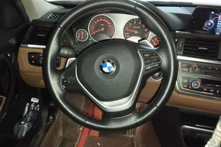 Used BMW 3 Series 2015 320Li Luxury Design Package
