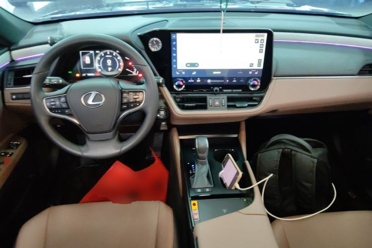 Used Lexus ES 2025 200 Premium Edition Center Console