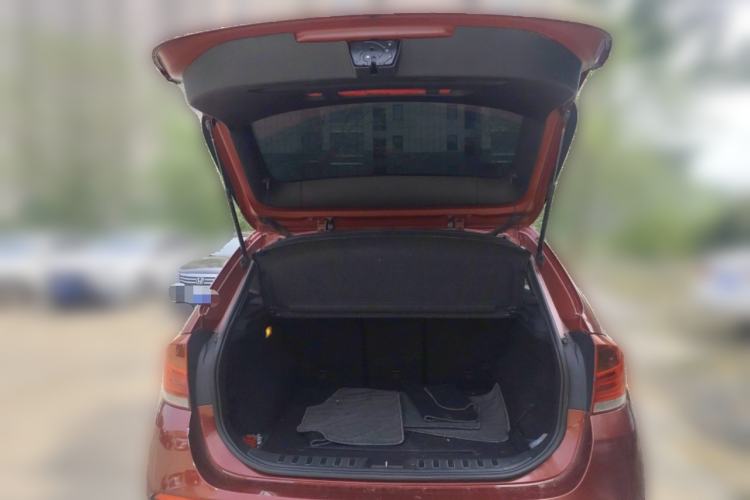 Used BMW X1 2012 xDrive20i Trunk