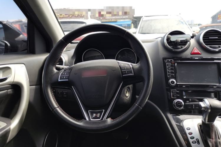 Used Haval H6 2013 Upgraded Model 2.4L Automatic Two-Wheel Drive Prestige Version
