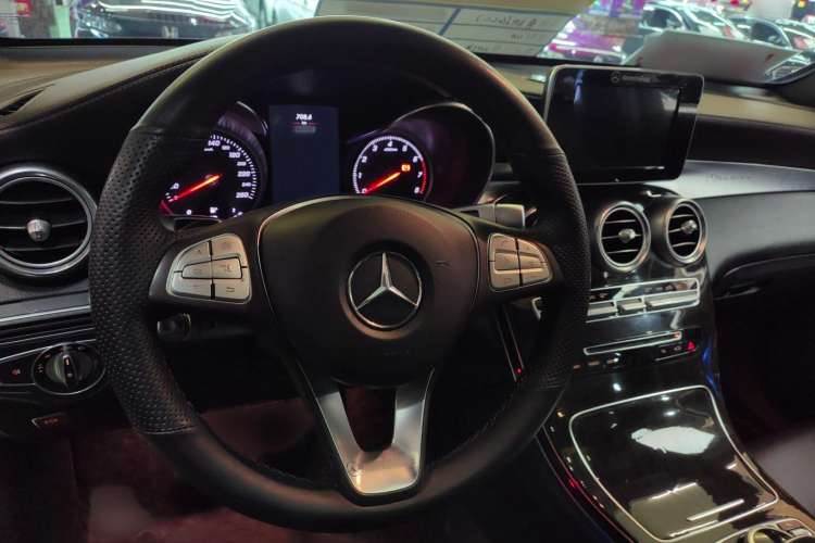 Used Mercedes-Benz GLC 2017 GLC 260 4MATIC Dynamic Edition
