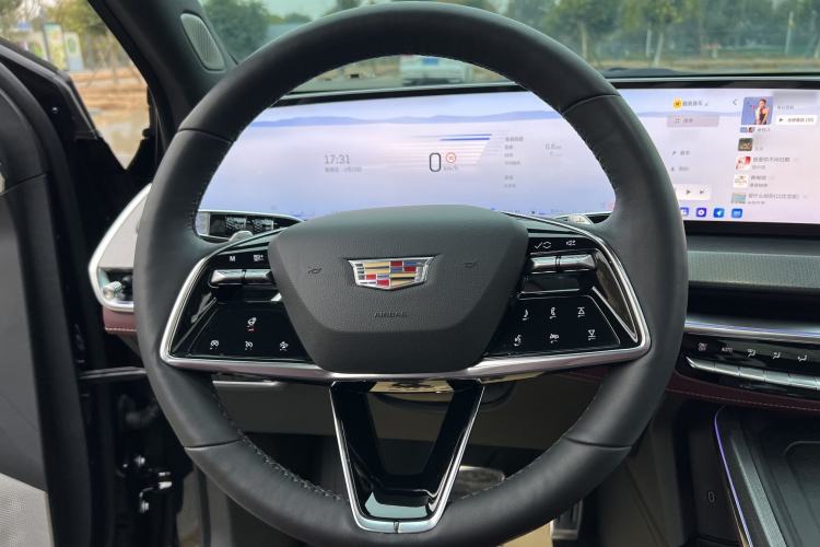 Used Cadillac XT5 2025 2.0T Platinum Edition