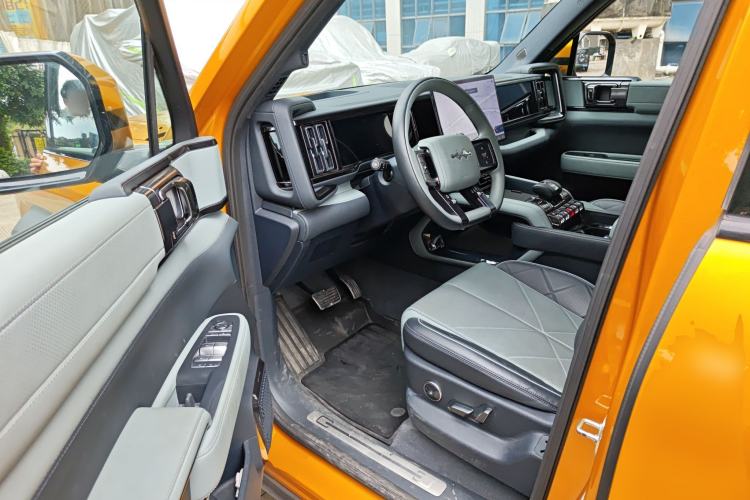 Used Formula Leopard Leopard 5 2023 Navigator Edition