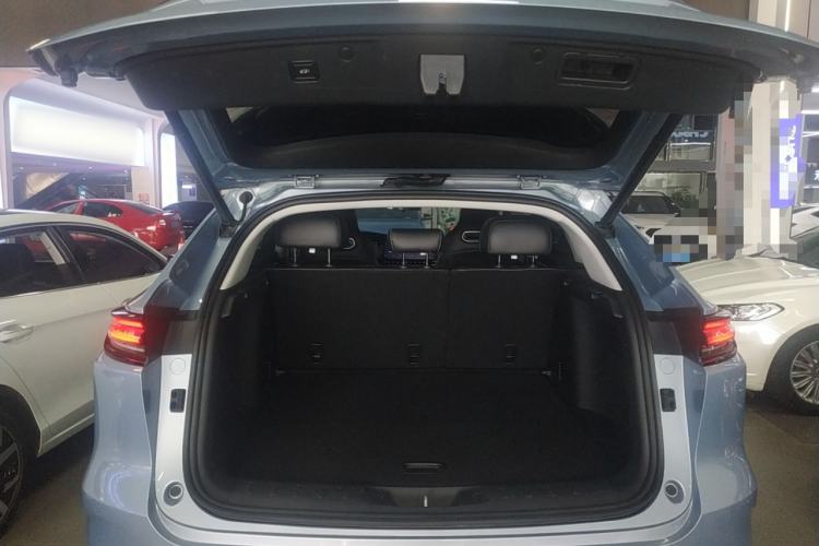 Used Changan UNI-K 2023 2.0T Two-Wheel Drive Yue Ling Trim
