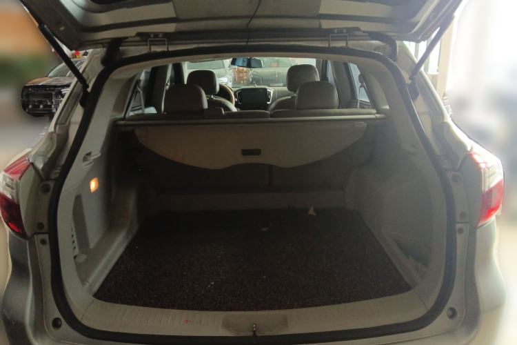 Used Venucia T70 2015 2.0L CVT Smart Choice Edition Trunk