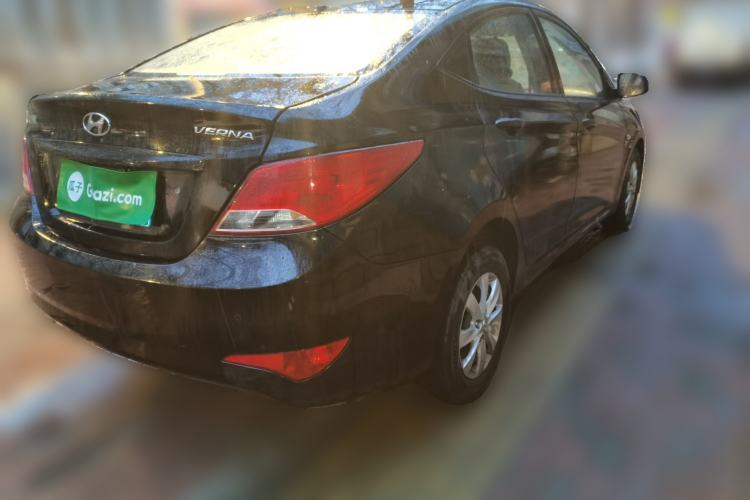 Used Hyundai Verna (older generation) 2014 1.4L Manual Smart GLS Trim Rear Right 45 Deg