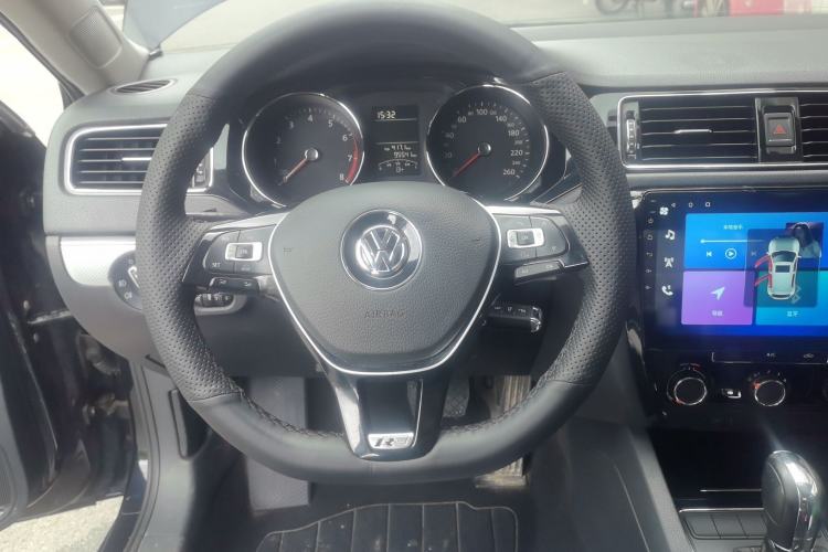 Used Volkswagen Sagitar 2015 1.6L Automatic Comfort Model Steering Wheel