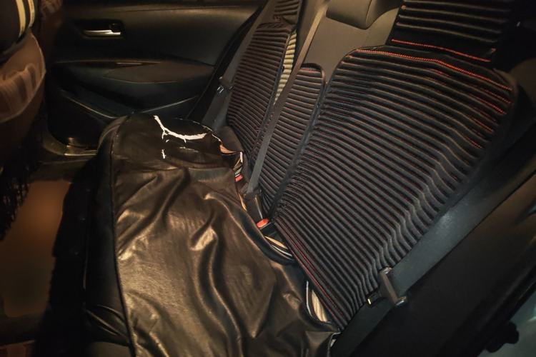 Used Toyota Corolla 2022 Dual-Motor 1.8L E-CVT Pioneer Edition Interior 4