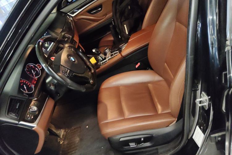 Used BMW 5 Series 2014 525Li Leading Model
