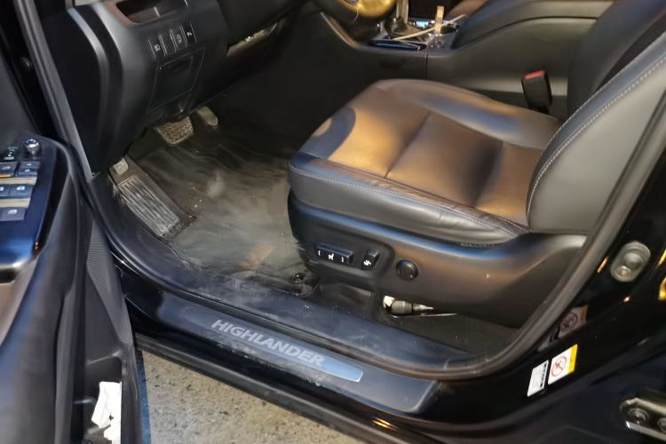 Used Toyota Highlander 2018 2.0T Four-Wheel Drive Luxury Version 7 Seats China VI Standard