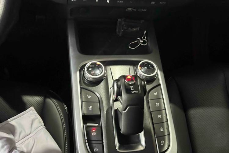 Used Tank 300 2023 City Edition 2.0T—Stylish as Ever Interior 5