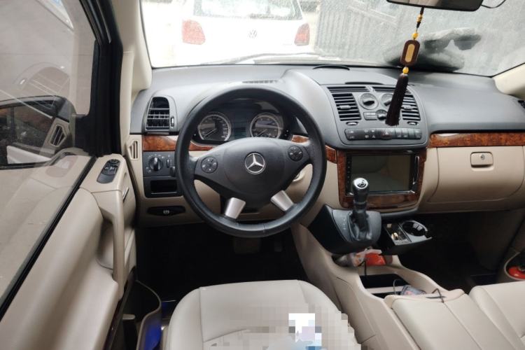 Used Mercedes-Benz Viano 2013 3.0L Comfort Edition
