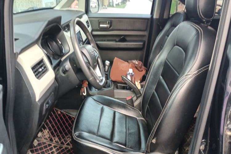 Used Wuling Hongguang PLUS 2019 1.5T Manual Comfort Version 7 Seats Left Front Seat