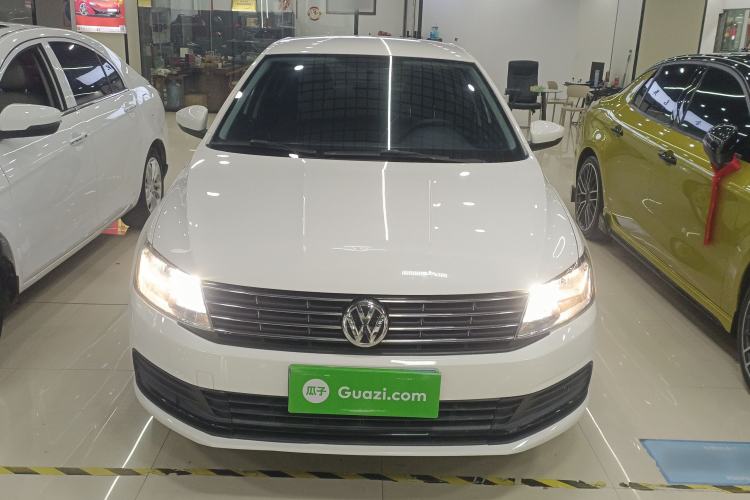 Used Volkswagen Lavida 2015 1.6L Manual Fashion Edition
