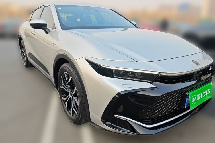 Used Toyota Crown 2023 2.5L SportCross HEV Two-Wheel Drive Prestige Edition Front Right 45 Deg