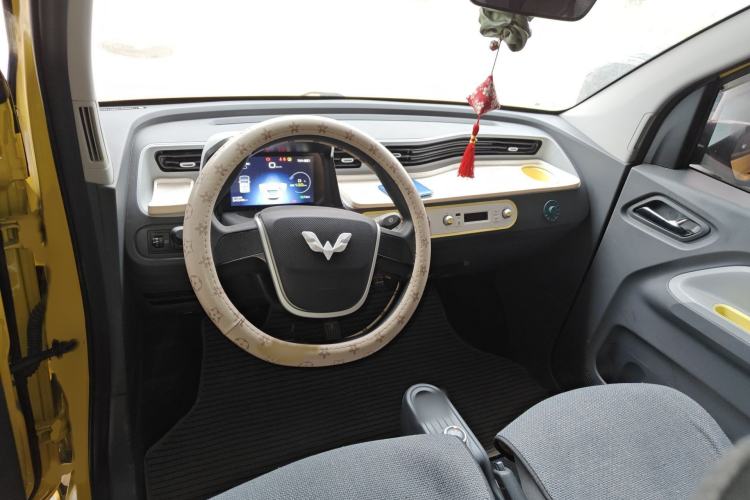 Used Wuling Hongguang MINIEV 2021 Macaron Premium Model – Lithium Iron Phosphate Interior 2