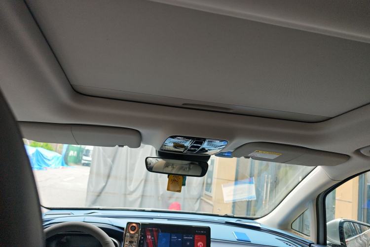 Used Roewe iMAX8 2021 400TGI Supreme Series Prestige Edition
