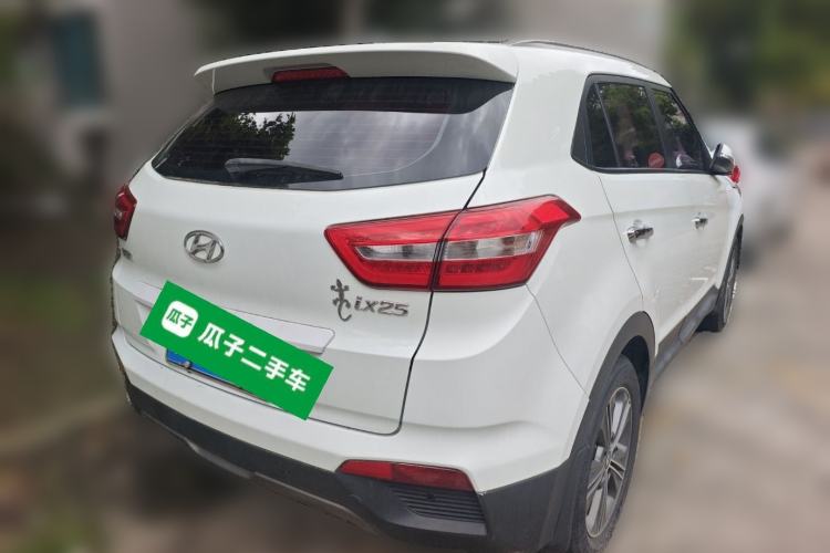 Used Hyundai ix25 2015 1.6L Automatic Two-Wheel-Drive Deluxe DLX Model Rear Right 45 Deg