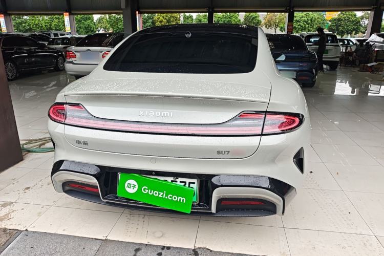 Used Xiaomi Auto SU7 2024 Four-Wheel Drive Ultra-Long Range Advanced Intelligent Driving Max Edition

