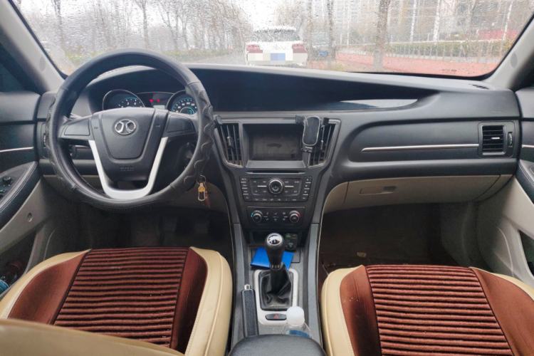 Used BAIC Senova D50 2014 1.5L manual standard version