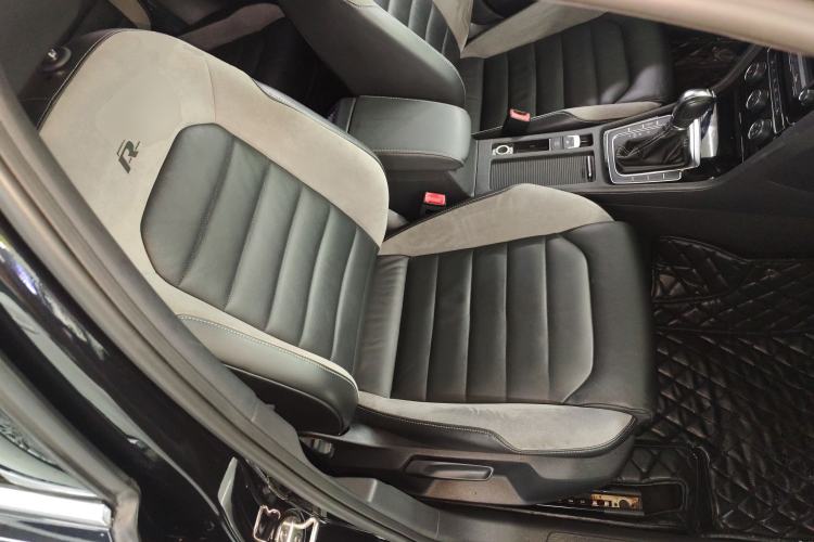 Used Volkswagen Golf 2016 1.4TSI Automatic R-Line Right Front Seat