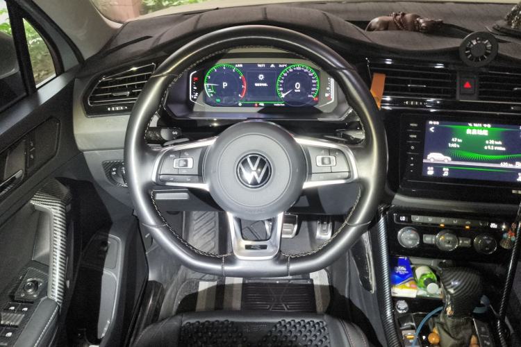 Used Volkswagen Tiguan L 2021 380TSI Automatic All-Wheel Drive R-Line Comfort Plus 7-Seater Steering Wheel