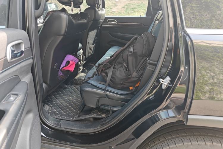 Used Jeep Grand Cherokee 2017 3.0L Comfort Navigation Edition Left Rear Seat