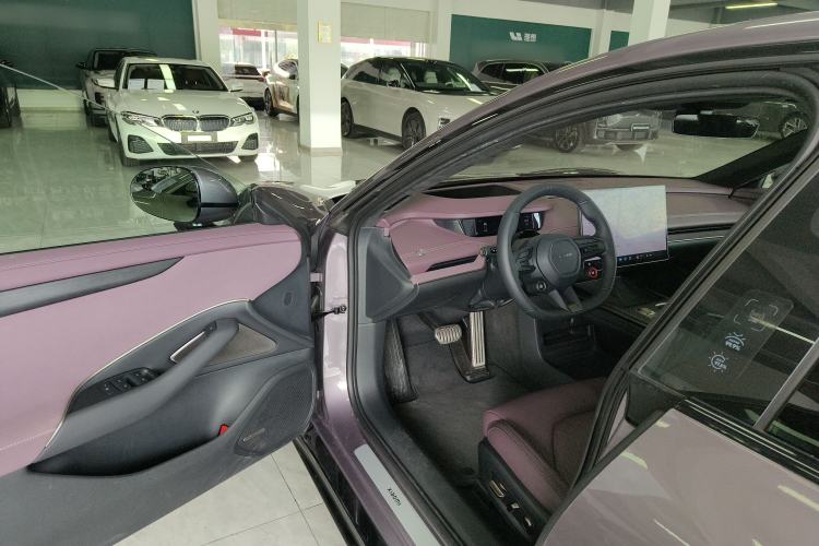 Used Xiaomi Auto SU7 2024 Four-Wheel Drive Ultra-Long Range Advanced Intelligent Driving Max Edition Driver Seat