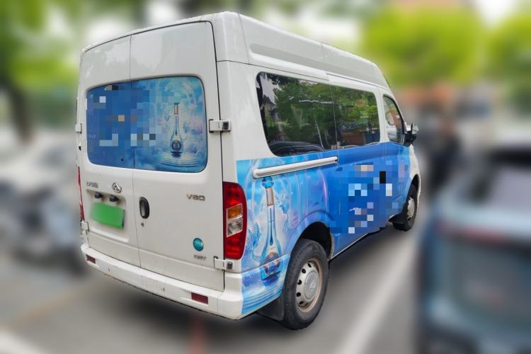 Used SAIC MAXUS Xintu V80 2023 2.0T AMT Classic Aoyuntong Short Wheelbase Mid-Roof 5/6-Seater
