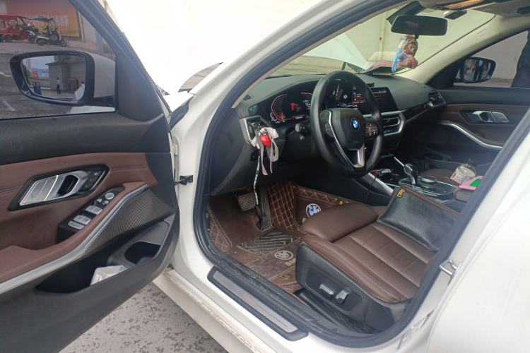 Used BMW 3 Series 2020 325Li First Edition Driver Seat