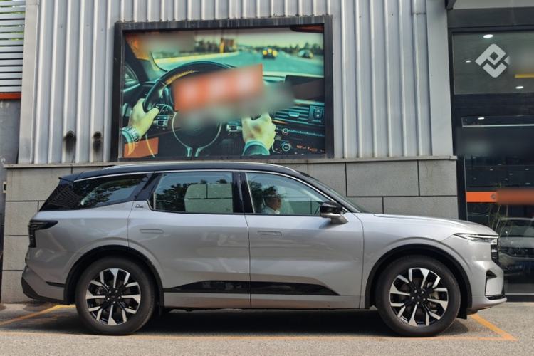 Used Ford Edge 2025 Ford Explorer L 2.0T EcoBoost E-Hybrid Four-Wheel-Drive 7-Seater Supreme Model