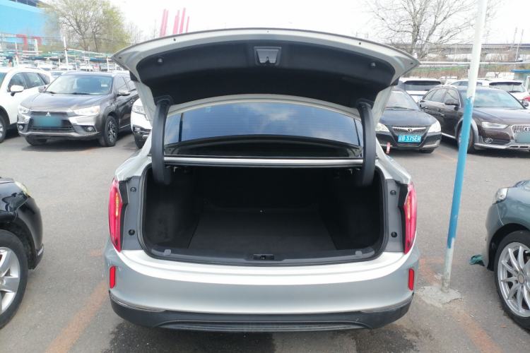 Used Hongqi E-QM5 2022 431 km Charge & Enjoy Edition Trunk