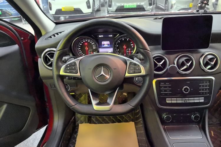 Used Mercedes-Benz GLA 2019 GLA 200 Fashion Model Steering Wheel
