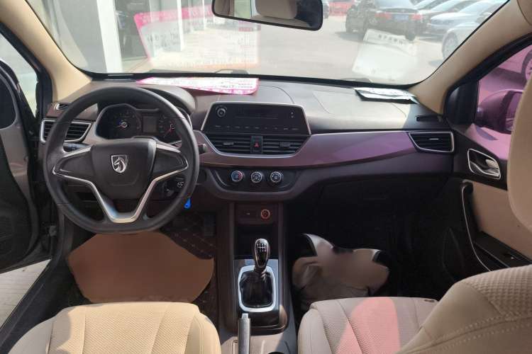Used Baojun 310W 2017 1.5L Manual Comfort Version China VI Emission Standard