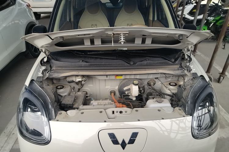 Used Wuling Hongguang MINIEV 2025 Four-Door Version Premium Edition Interior 9