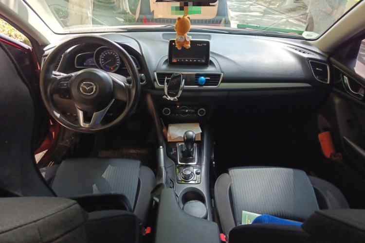 Used Mazda 3 Axela 2016 Sedan 1.5L Automatic Luxury Model