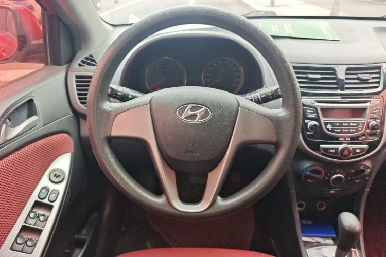Used Hyundai Verna Ray 2014 1.4L Automatic GLX
