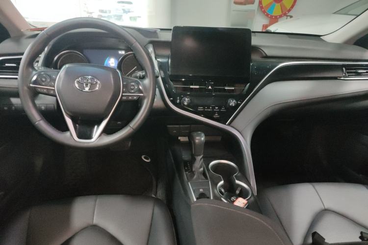 Used Toyota Camry 2021 2.0G Luxury Edition
