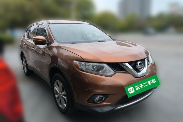 Used Nissan X-Trail 2015 2.0L CVT Comfort MAX Edition 2WD Front Right 45 Deg