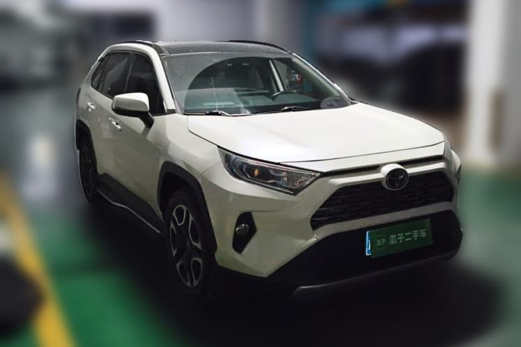 Used Toyota RAV4 2020 2.0L CVT Two-Wheel Drive Prestige Edition Front Right 45 Deg