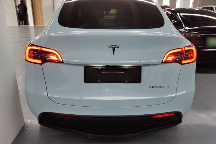 Used Tesla Model Y 2022 Long-Range All-Wheel-Drive Version
