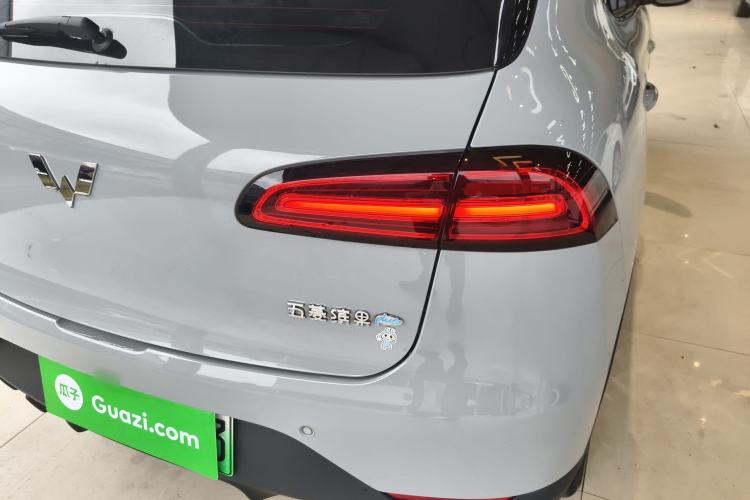 Used Wuling Bingo PLUS 2024 330 km Range Five-Seater Version Right Rear Taillight