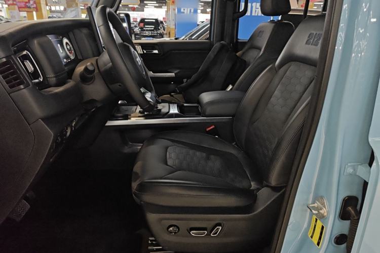 Used 212 T01 2025 2.0T Changfeng
