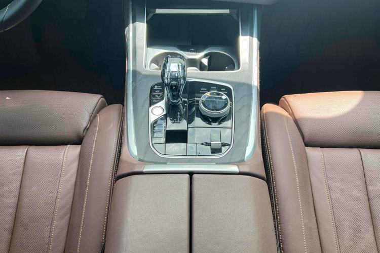 Used BMW X7 2022 xDrive40i Luxury Package with Leading Features