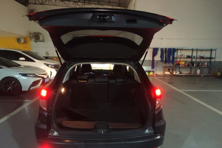 Used Honda Vezel 2015 1.8L CVT 2WD Luxury Model
