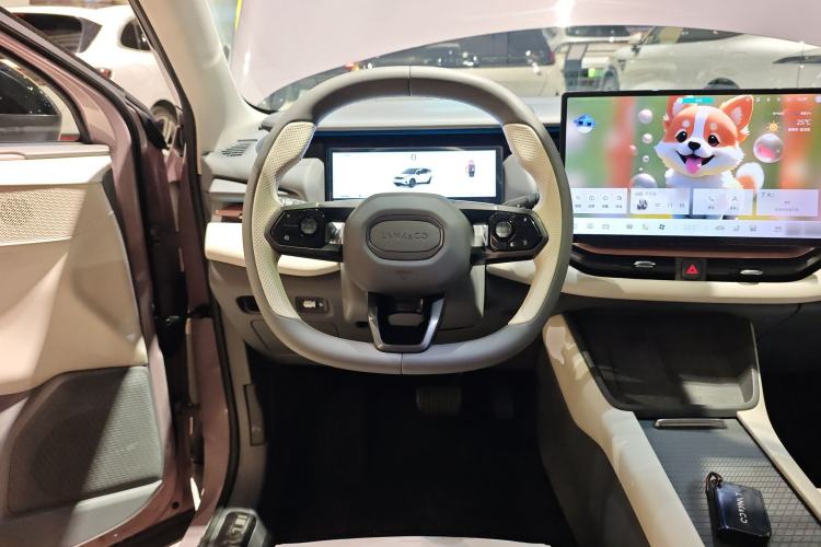 Used Lynk & Co 06 EM-P 2023 EM-P 126 Long-Range Halo Steering Wheel