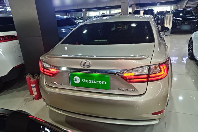 Used Lexus ES 2015 200 Elite Edition Rear