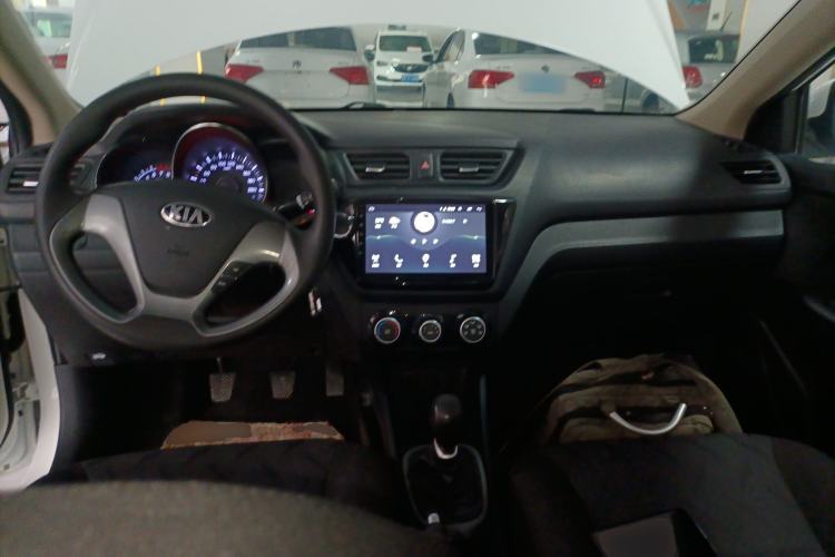 Used Kia K2 2015 Sedan 1.4L MT GLS Center Console